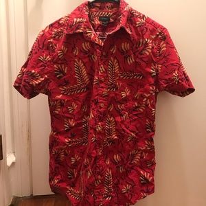 Sm. J crew short sleeve button up w/ island design